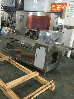 High Precision Flow Cake Packaging Machine , 304SS Pillow Type Cake Wrapping Machine