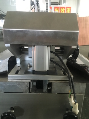 High Speed Nail Packaging Machine , Automatic Flow Pack Packaging Machine