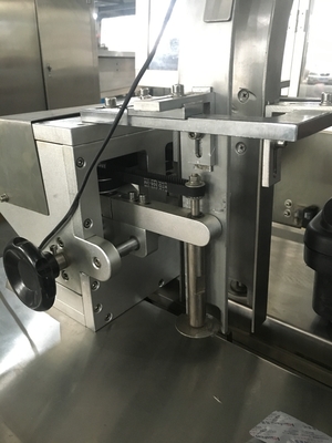 Low Energy Consumption Horizontal Flow Pack Machine , 220V Candy Wrapping Machine'