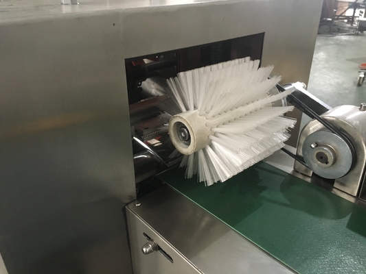 Multi Function Chocolate Wrapping Machine PLC Control Photoelectric Detection