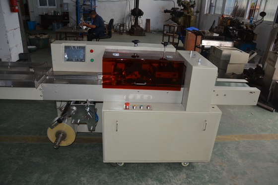 High Precision Flow Cake Packaging Machine , 304SS Pillow Type Cake Wrapping Machine